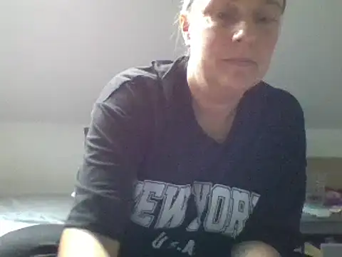 Snapshot of scrummymummy2 chatting on 7, 10, 2025 scrummymummy2 online show from 7, 10, 2025