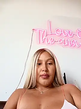 Snapshot of SamaraJay1 chatting on 16, 2, 2025 SamaraJay1 online show from 16, 2, 2025