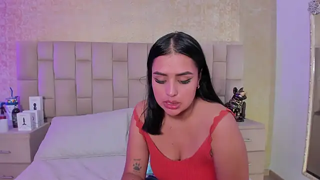 Snapshot of EmmaTorres_ chatting on 16, 12, 2024 EmmaTorres  online show from 16, 12, 2024