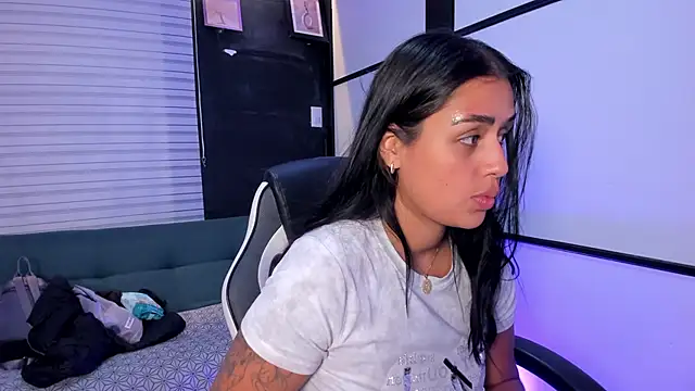Snapshot of EmmaTorres_ chatting on 27, 9, 2025 EmmaTorres  online show from 27, 9, 2025