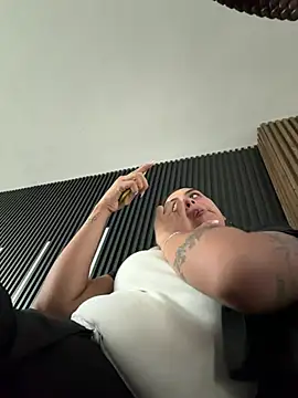 EmmaTorres  online show from 6, 4, 2026