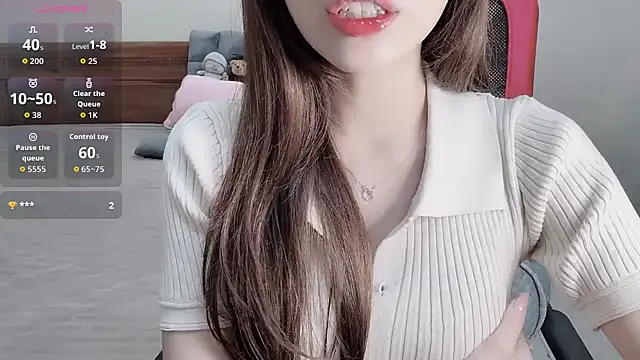 Snapshot of TrinhH_Nabbi chatting on 13, 11, 2025 TrinhH Nabbi online show from 13, 11, 2025