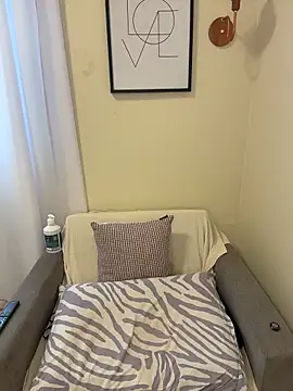 Brownfitbabyy online show from 4, 3, 2026