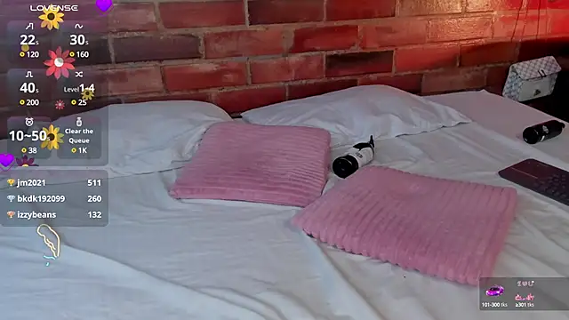 crystalvazquez online show from 1, 3, 2025