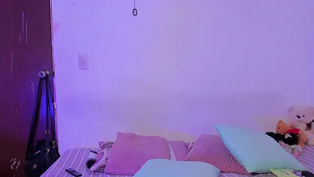 crystalvazquez online show from 23, 10, 2025