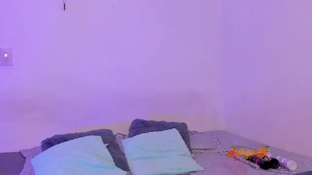 crystalvazquez online show from 4, 11, 2025