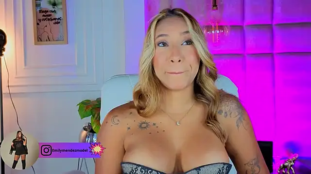 Snapshot of AlessiaLondon chatting on 13, 7, 2026 AlessiaLondon online show from 13, 7, 2026