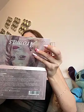 Snapshot of RaquelleDevon chatting on 13, 3, 2025 RaquelleDevon online show from 13, 3, 2025