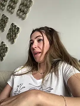 Snapshot of RaquelleDevon chatting on 15, 3, 2025 RaquelleDevon online show from 15, 3, 2025