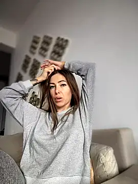 Snapshot of RaquelleDevon chatting on 3, 10, 2025 RaquelleDevon online show from 3, 10, 2025