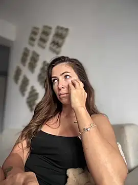 Snapshot of RaquelleDevon chatting on 14, 10, 2025 RaquelleDevon online show from 14, 10, 2025