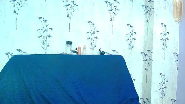 Mia candy 0 online show from 5, 3, 2025