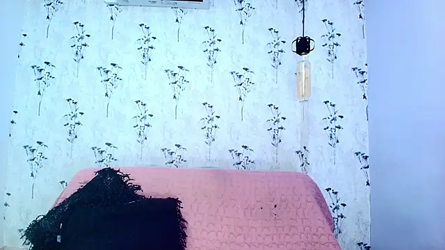 Mia candy 0 online show from 18, 9, 2025