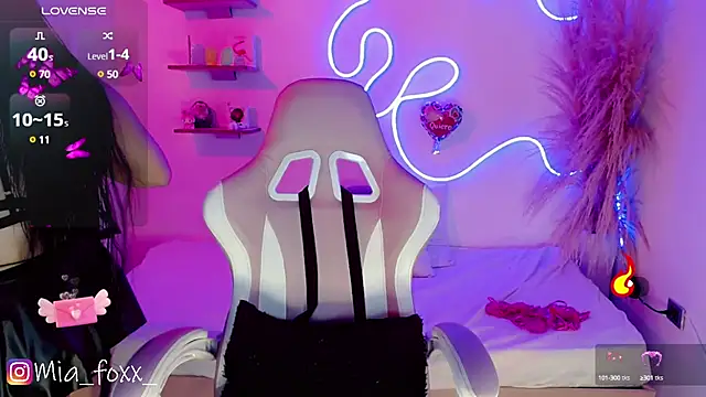 Snapshot of Mia_foxx_ chatting on 7, 3, 2025 Mia foxx online show from 7, 3, 2025