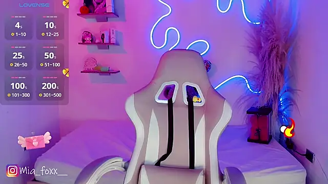 Snapshot of Mia_foxx_ chatting on 18, 3, 2025 Mia foxx online show from 18, 3, 2025