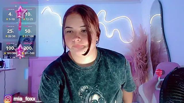 Snapshot of Mia_foxx_ chatting on 12, 10, 2025 Mia foxx online show from 12, 10, 2025