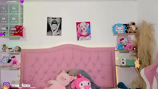 Snapshot of Mia_foxx_ chatting on 13, 11, 2025 Mia foxx online show from 13, 11, 2025