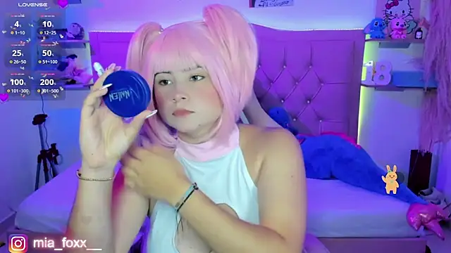 Snapshot of Mia_foxx_ chatting on 2, 12, 2025 Mia foxx online show from 2, 12, 2025