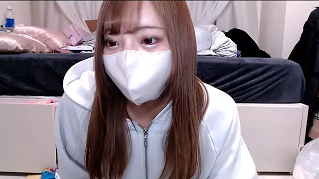 Snapshot of _chanMOMO_ chatting on 1, 2, 2025 chanMOMO online show from 1, 2, 2025