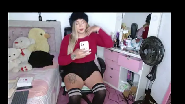 Snapshot of kim_hot69_ chatting on 7, 11, 2025 kim hot69 online show from 7, 11, 2025