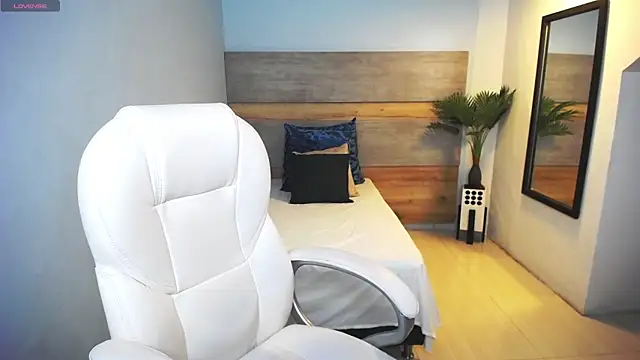 Snapshot of liseth_fox chatting on 7, 2, 2025 liseth fox online show from 7, 2, 2025