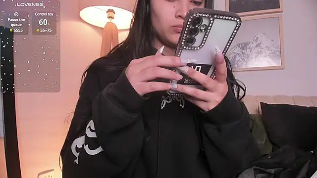 lara madisson online show from 11, 3, 2025