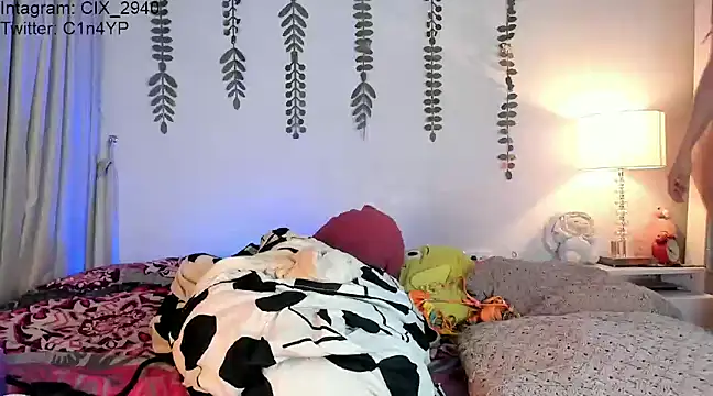 halseycox    online show from 18, 12, 2024