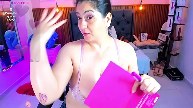 Snapshot of MEYLAGIA chatting on 27, 6, 2026 MEYLAGIA online show from 27, 6, 2026