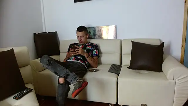 parejacaliente20154 online show from 6, 3, 2025