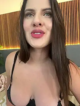 Snapshot of EmiilyAdams_ chatting on 10, 12, 2024 EmiilyAdams online show from 10, 12, 2024