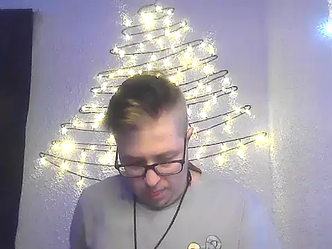 Snapshot of bisexualboy05 chatting on 20, 11, 2025 bisexualboy05 online show from 20, 11, 2025