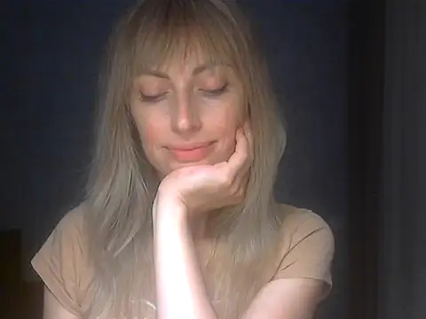 Snapshot of EffectMaya chatting on 10, 5, 2026 EffectMaya online show from 10, 5, 2026