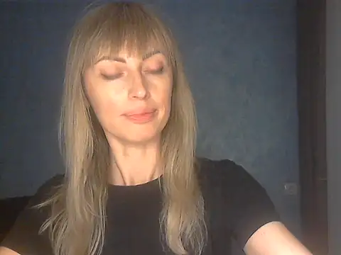Snapshot of EffectMaya chatting on 13, 5, 2026 EffectMaya online show from 13, 5, 2026