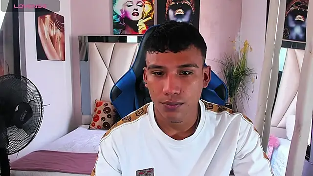 Backsex boy online show from 26, 2, 2025