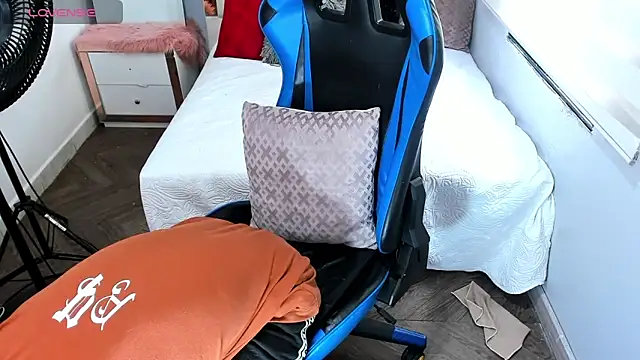 Backsex boy online show from 8, 9, 2025