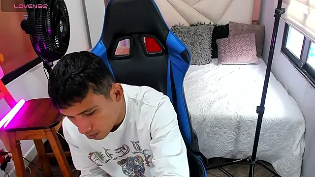 Backsex boy online show from 12, 9, 2025