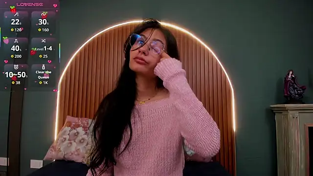 NayeCloud online show from 14, 11, 2025