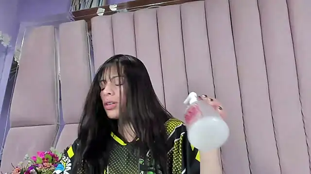 Sasha Petitte online show from 21, 12, 2025