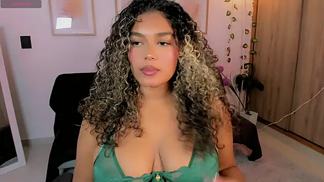 aleja montiel   online show from 7, 5, 2026