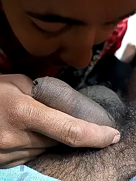 Snapshot of hairipussy2 chatting on 1, 3, 2025 hairipussy2 online show from 1, 3, 2025