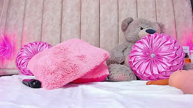 ShanelWest online show from 11, 12, 2024