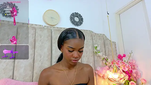 ShanelWest online show from 9, 10, 2025