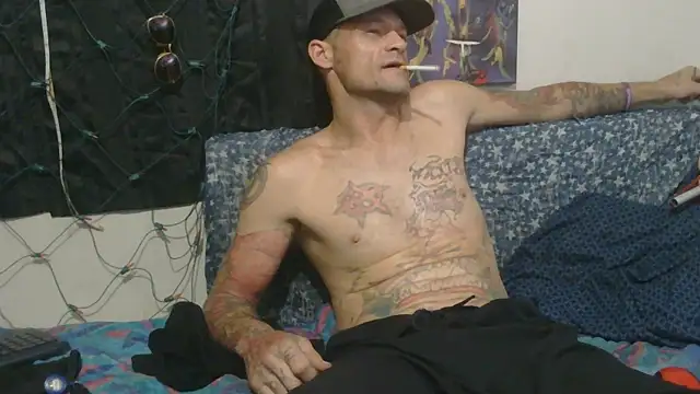 Snapshot of TheOneYouLove69 chatting on 2, 11, 2025 TheOneYouLove69 online show from 2, 11, 2025