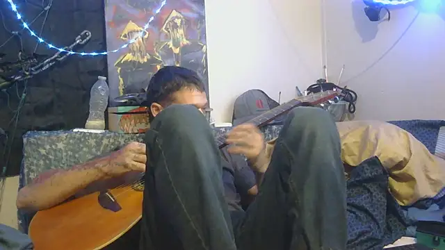 Snapshot of TheOneYouLove69 chatting on 16, 11, 2025 TheOneYouLove69 online show from 16, 11, 2025