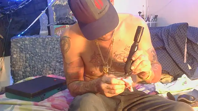 Snapshot of TheOneYouLove69 chatting on 17, 11, 2025 TheOneYouLove69 online show from 17, 11, 2025