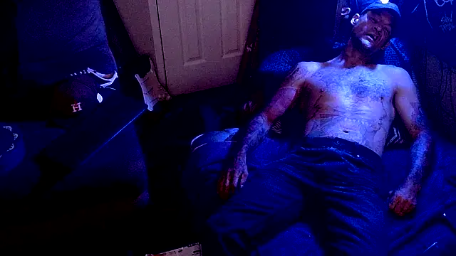 Snapshot of TheOneYouLove69 chatting on 11, 2, 2026 TheOneYouLove69 online show from 11, 2, 2026