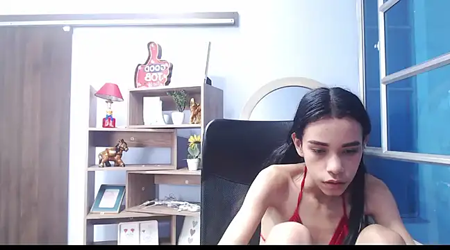 Snapshot of Jasmin_Skinny chatting on 5, 1, 2025 Jasmin Skinny online show from 5, 1, 2025