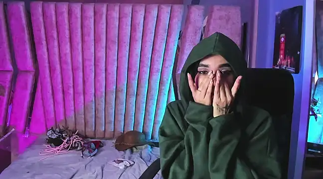 Snapshot of Jasmin_Skinny chatting on 6, 3, 2025 Jasmin Skinny online show from 6, 3, 2025