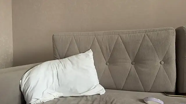Snapshot of weshycouple chatting on 18, 5, 2026 weshycouple online show from 18, 5, 2026