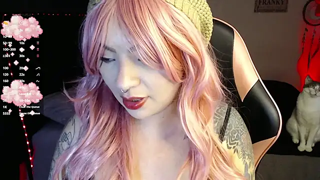 Snapshot of Theprojectsaraa chatting on 6, 11, 2025 Theprojectsaraa online show from 6, 11, 2025